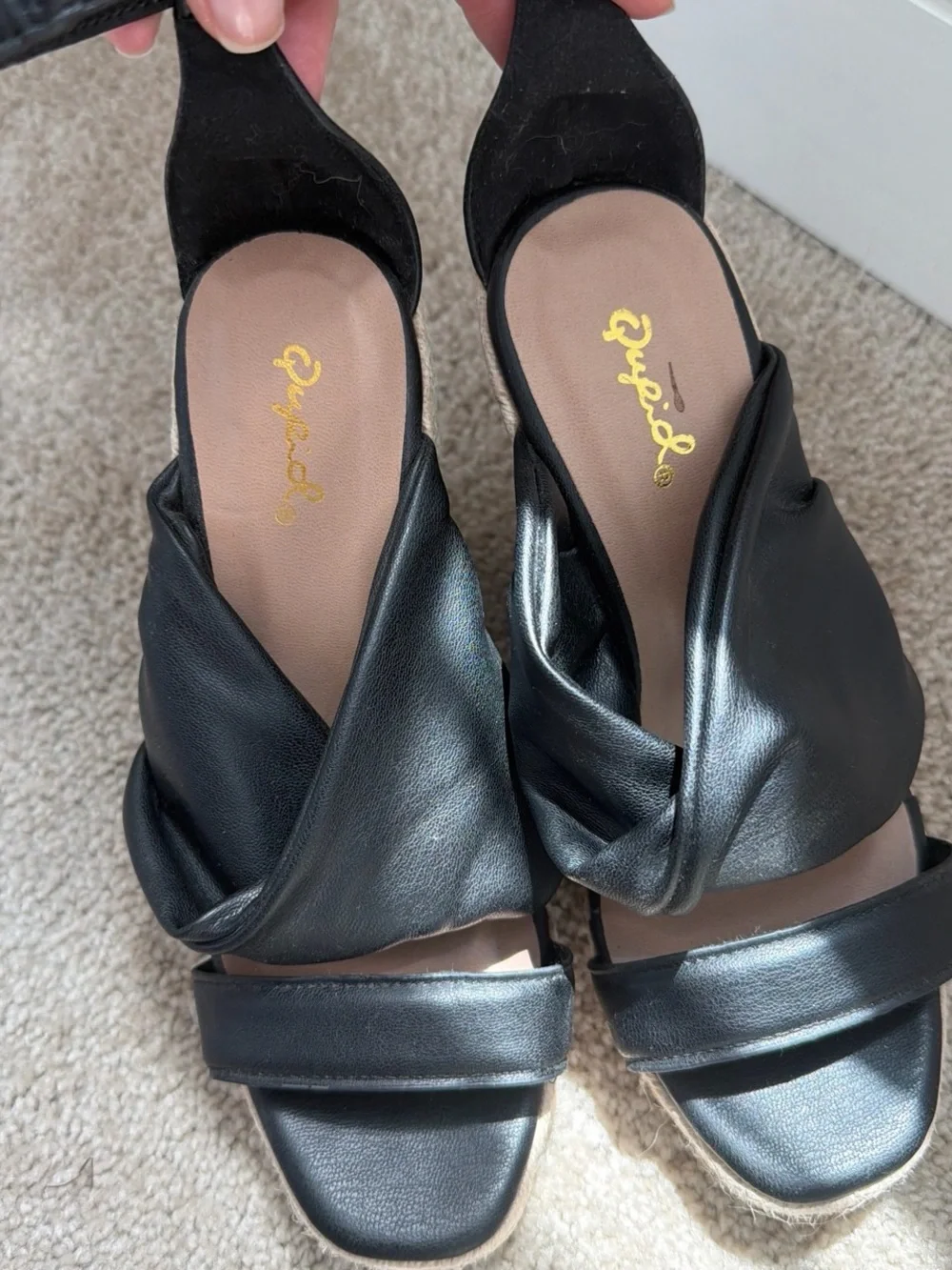 Buckle wedge sandals